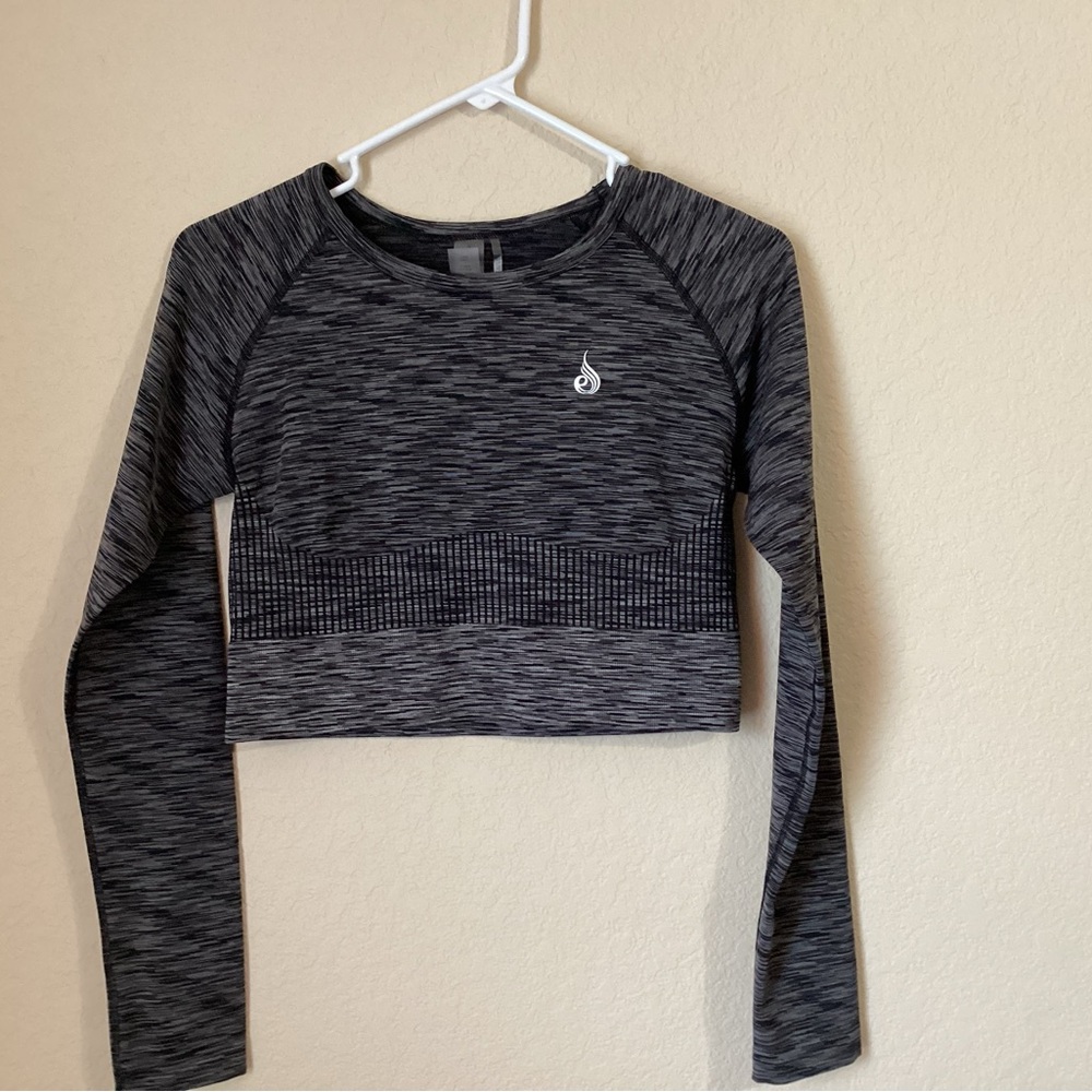 Ryderwear Evolve Gray Long Sleeve Seamless Crop Top Size Medium